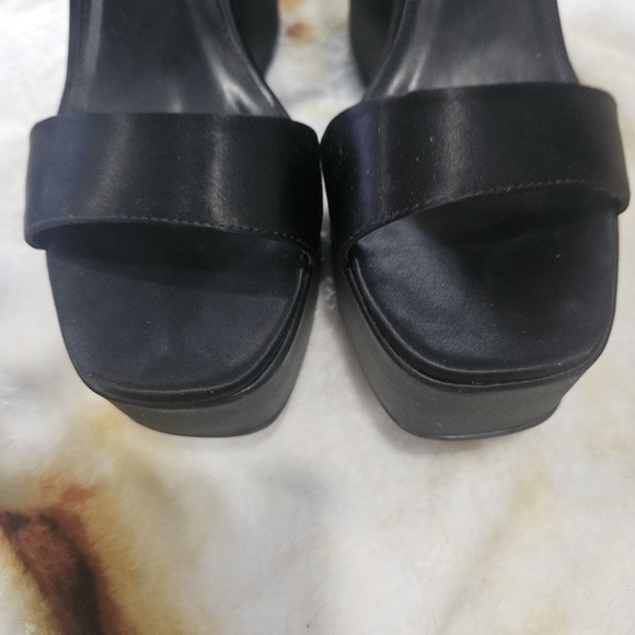 Steve Madden Black Platform Wedge Sandals - Picture 2 of 6